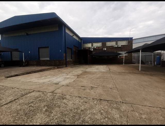 810M² FACTORY TO LET IN JET PARK